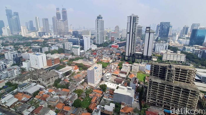 Perkiraan pertumbuhan ekonomi Indonesia berkisar pada angka 5,1-5,5 persen di 2025 mendatang. Itu terjadi di awal pemerintahan Prabowo-Gibran.