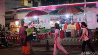 Seperti diketahui, bongkahan besi yang diduga berasal dari crane proyek Gedung Kejaksaan Agung RI jatuh ke dekat perlintasan MRT Jakarta. 