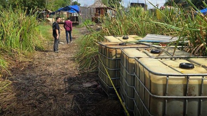 Polisi amankan 37,8 ton BBM ilegal di Indralaya Utara, Ogan Ilir, Sumsel.