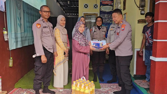 Polsek Kedungkandang silaturahmi ke Yayasan Disabilitas Waroeng Inklusi