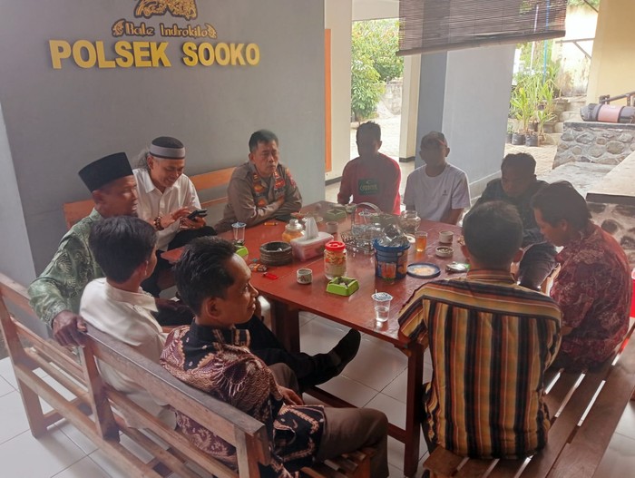 polsek sooko Silaturahmi dengan Ketua Perguruan Silat