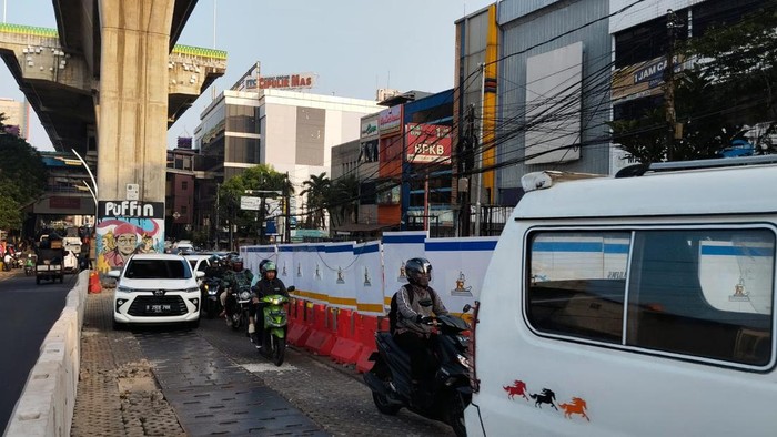 Proyek galian di Jalan Ciledug Raya
