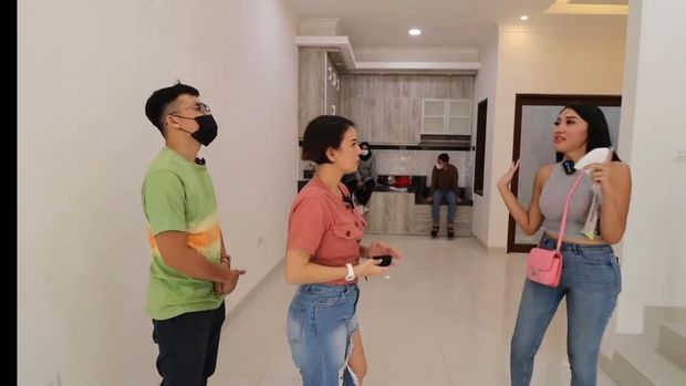 Rumah Lucinta Luna via Tangkapan Layar YouTube Tya Ariestya