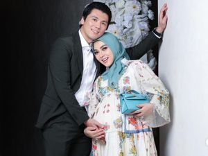 7 Foto Terbaru Syahrini, Kini Pamer Baby Bump yang Dulu Ditutupi