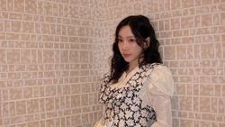 Taeyeon Diam-diam ke Jakarta, Foto-foto di Mal Taeyeon Diam-diam ke Jakarta, Foto-foto di Mal