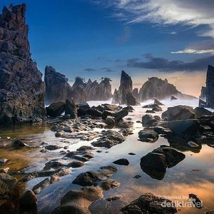 Pantai Gigi Hiu di Lampung Memang Begitu Indah