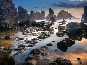 Pantai Gigi Hiu di Lampung Memang Begitu Indah