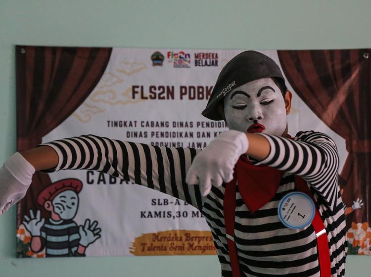 Unjuk Kreativitas Siswa SLB di Semarang Lewat Festival Lomba Seni