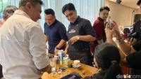 Para peserta diajak berdiskusi mengenai coffeepreneur dan diberi pelatihan untuk membuat 2 minuman non kopi dan 1 minuman kopi, yakni latte art. Foto: detikcom/Riska Fitria