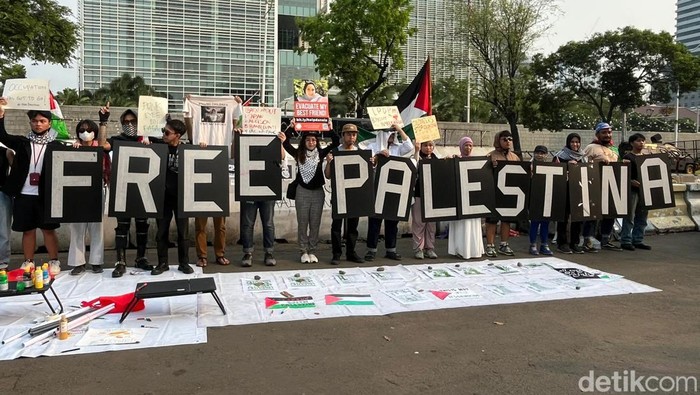 Sorotan Internasional Tertuju pada Rafah saat Massa Berkumpul untuk Menentang Ketidakadilan di Palestina dari Depan Kedutaan Besar AS