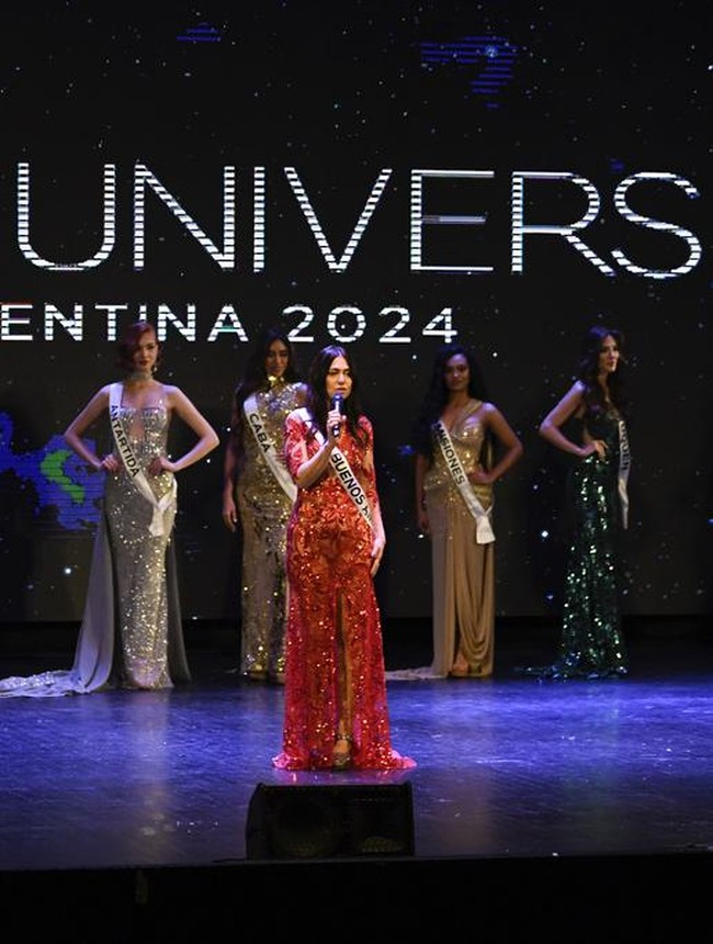 Meski tidak menjadi juara Miss Argentina, dalam kontes tersebut Alejandra meraih gelar best face, salah satu kategori di samping best evening gown, best swimsuit, dan most elegant. Foto: AP/Gustavo Garello