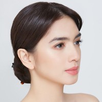 Aktris dan presenter 37 tahun ini mengungkapkan prosedur yang dia jalani adalah rhinoplasty atau operasi hidung dan face contouring. Foto: dok. Instagram Angel Karamoy