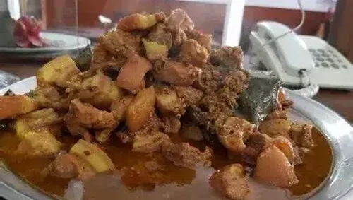 Babi genyol khas Bali. (Dok. istimewa/Albert Einsthan)