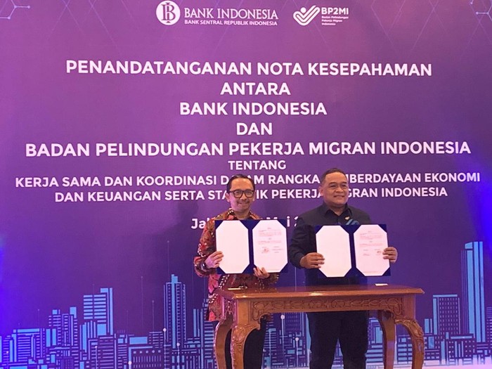 Bank Indonesia dan Badan Pelindungan Pekerja Migran Indonesia (BP2MI) melakukan penandatanganan nota kesepahaman (MoU) tentang kerja sama dan koordinasi dalam rangka pemberdayaan ekonomi dan keuangan serta statistik PMI alias TKI.
