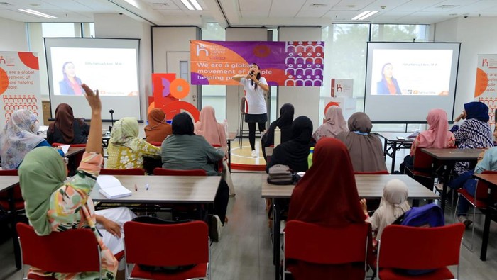 Berbagi Keterampilan pada Komunitas Ibu Profesional Guna memperkuat dampak sosial, karyawan Generali Indonesia ikut serta membagikan pengetahuan dan keterampilan kepada Komunitas Ibu Profesional. Seperti apa?