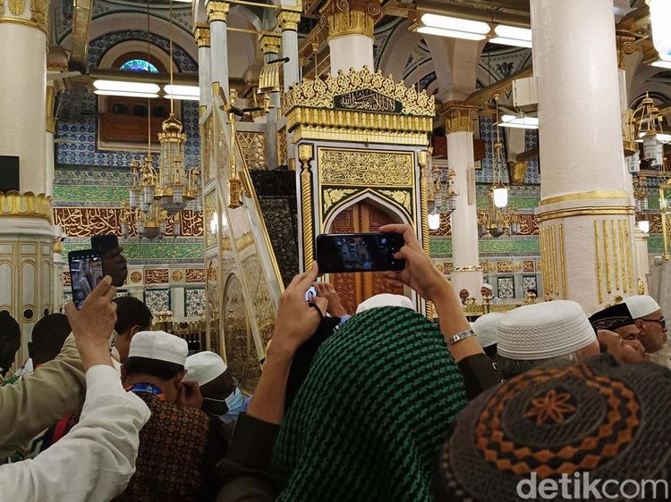 Berkunjung ke Raudhah, Taman Surga di Madinah