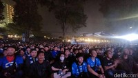 Nyanyian dan teriakan Bobotoh menggema menyambut keberhasilan Persib yang jadi juara Liga 1 musim ini. Foto: Bima Bagaskara/detikJabar