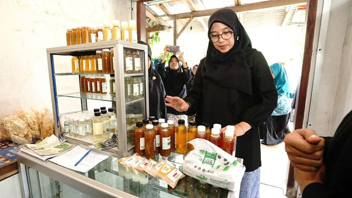 Bupati Banyuwangi saat ngantor di desa-desa