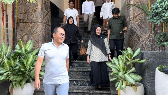 Danny Pomanto bertemu dengan Indah Putri Indriani di Makassar.