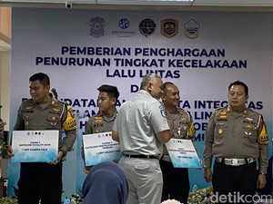 Korlantas Beri Penghargaan Polres di Jatim yang Berhasil Tangani Laka Lantas