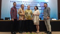 Melihat kondisi pasar yang masih prospektif, ASLC optimis, dengan membuka cabang-cabang baru Caroline id Perseroan akan mampu meraih pertumbuhan pendapatan dan laba dobel digit di tahun ini. Kinerja positif Perseroan yang terus menunjukkan pertumbuhan dari tahun ke tahun semakin menguatkan optimisme ini. Perseroan juga menargetkan pertumbuhan volume penjualan dobel digit untuk JBA dan Caroline id tahun ini. 