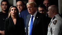 Hukuman tersebut mendorong Amerika Serikat ke dalam wilayah politik yang belum terpetakan namun tidak menghalangi Trump untuk mencalonkan diri di Gedung Putih, bahkan jika Hakim Juan Merchan menjatuhkan hukuman penjara kepadanya. Keputusan tersebut diambil hanya beberapa minggu sebelum Konvensi Nasional Partai Republik di Milwaukee, di mana Trump akan menerima nominasi resmi dari partai tersebut untuk menghadapi Presiden Partai Demokrat Joe Biden pada tanggal 5 November. Seth Wenig/Pool via REUTERS