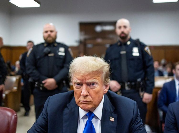 Ekspresi Donald Trump Usai Divonis Bersalah dalam Kasus Uang Tutup Mulut