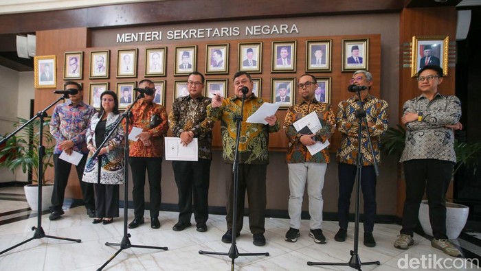 Presiden Joko Widodo (Jokowi) telah menyetujui 9 nama Panitia Seleksi (Pansel) KPK. Pansel ini diketuai oleh M Yusuf Ateh.
