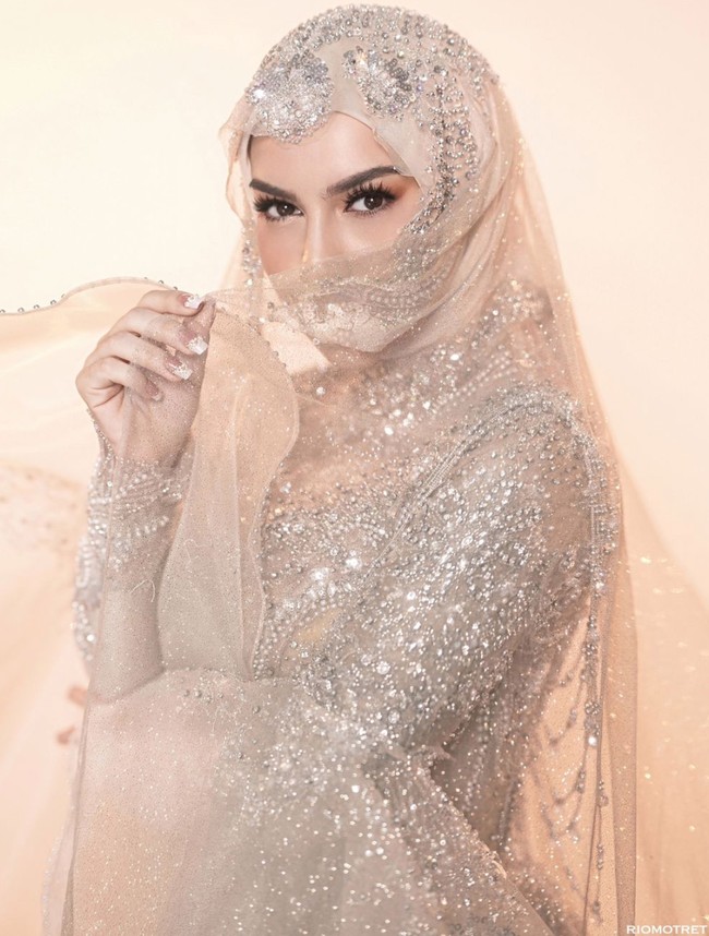 Tak sedikit yang memuji penampilan Irish Bella di pemotretan terbarunya itu. Netizen bahkan menyebut Irish terlihat bak bidadari. Foto: Instagram/@riomotret