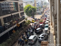 Penumpang TransJ Harap Proyek Galian Cipulir Dikebut: Imbasnya Macet Panjang