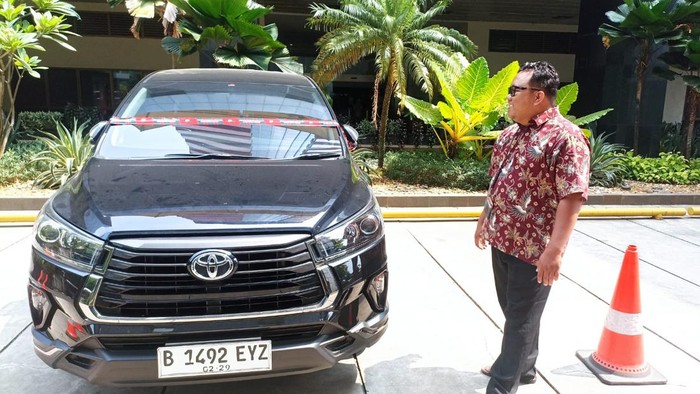 KPK sita mobil anak SYL (Yogi/detikcom)