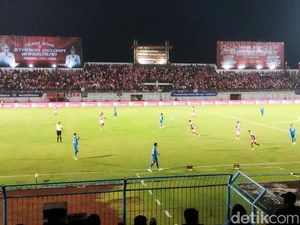 Bantai Madura United, Persib Bandung Juara Liga 1