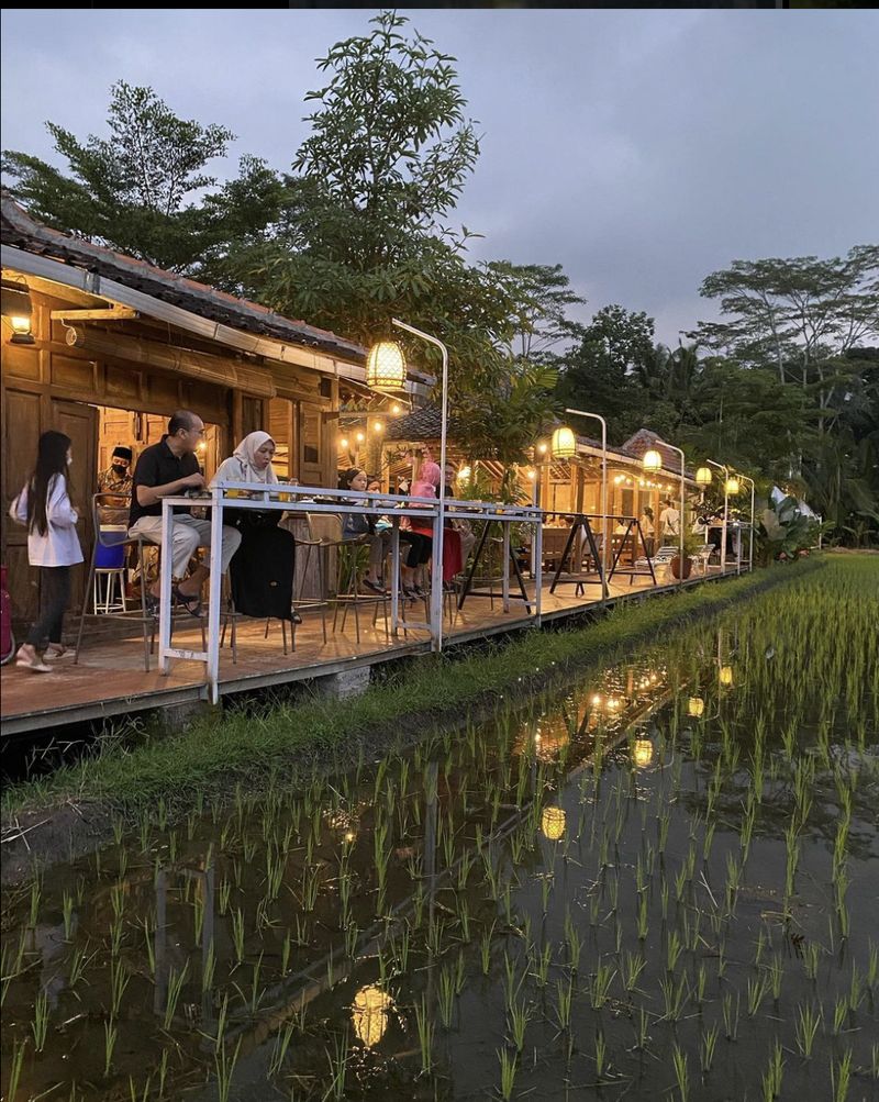 Mampir Lurr! Ini 5 Tempat Makan di Jogja yang Mirip Kopi Klotok