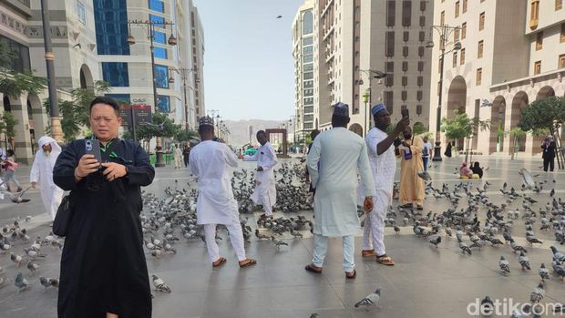 Masjid Nabawi di Madinah