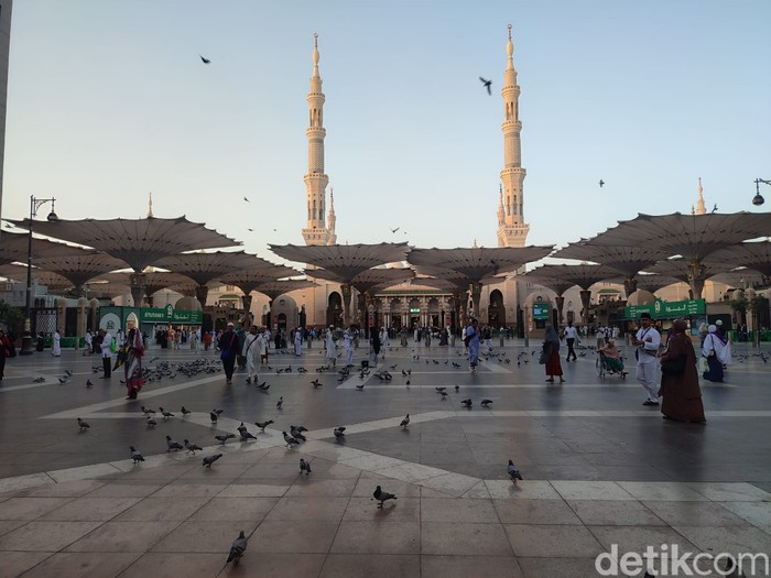 Masjid Nabawi di Madinah