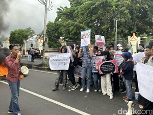 Protes Vonis Bebas Pria Cabuli Anak, Massa Desak Kepala PN Parepare Dicopot