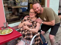 Waduh! Wanita Ini Melahirkan Saat Makan di Restoran