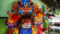 Mainan-mainan itu dijual di kios SPGnya AKUNG sejak 3 tahun lalu.  