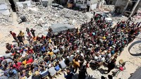 Tentara Israel makin beringas dengan terus melakukan serangan ke titik-titik pengungsian di Gaza.  