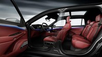 Mobil ramah lingkungan pertama dari Jeep ini punya motor ganda untuk penggerak semua roda, dengan masing-masing gandar mendapat modul penggerak listrik rancangan  Stellantis yang menggabungkan motor listrik, roda gigi, dan elektronika daya ke dalam satu unit yang kompak. Foto: Jeep