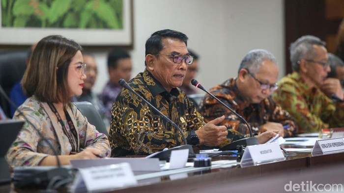 Momen Moeldoko Sampaikan Keterangan Terkait Kisruh Tapera Momen Moeldoko Sampaikan Keterangan Terkait Kisruh Tapera