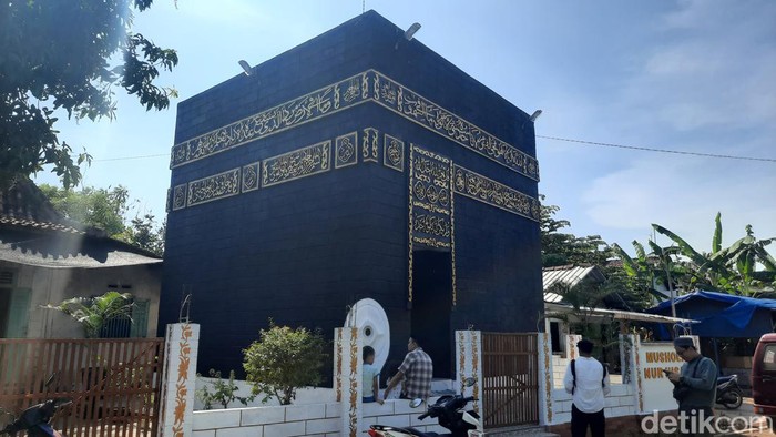Musala berbentuk Kabah di Trangkil Pati viral disebut haji jalur cepat. Foto diambil Jumat (31/5/2024).