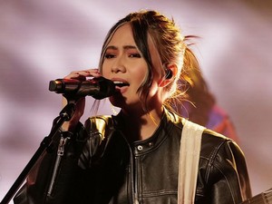Keren! NIKI Cerita Konser Perdana di Manchester