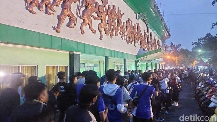 Nobar Persib di Stadion Siliwangi