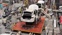 Fasilitas yang pusat yang bertempat di Guanzhou, China ini, memiliki dan menggunakan 100.000 unit mesin robot dalam produksi. Dan memungkinkan untuk melahirkan satu mobil hanya dalam kurun waktu 53 detik. Foto: M Luthfi Andika/detik.com