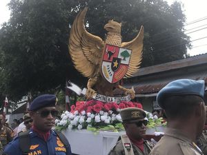 Antusiasnya Warga Ende Sambut Parade Jelang Peringatan Hari Lahir Pancasila