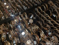 Ini Cara Warga Surabaya Tetap Investasi Emas di Tengah Kasus Antam Palsu