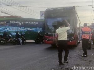 Bus-bus Mbeling yang Ngetem di Luar Terminal Bungurasih Ditertibkan Petugas