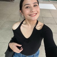 Aktris cantik tersebut rupanya sudah berhasil menurunkan bobot tubuhnya sebanyak 10 kg. Melansir detikpop, penurunan berat badan itu diperolehnya dari pola hidup sehat yang mulai dijalaninya. Foto: Instagram/@prillylatuconsina