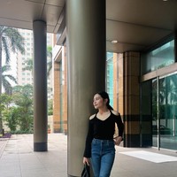 Prilly mengatakan jika dirinya sudah mengurangi makanan manis dan goreng-gorengan. Selain itu ia juga mulai rutin berolahraga, salah satunya lari. Foto: Instagram/@prillylatuconsina